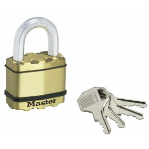 Candado Master Lock de acero laminado con llave